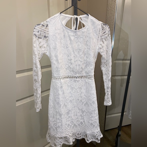 Black Tie Lady THE MEDINDIE DRESS WHITE with open lace boho backless dress - Picture 6 of 13